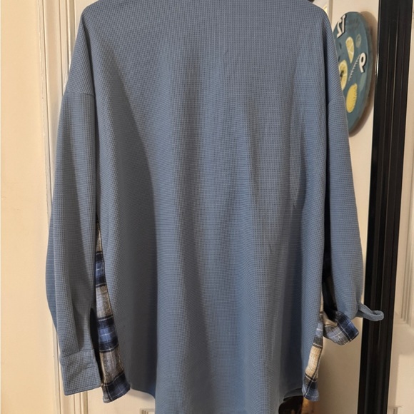 Large (could fit XL and still be big) waffle knot with flannel trim button down - Picture 4 of 4